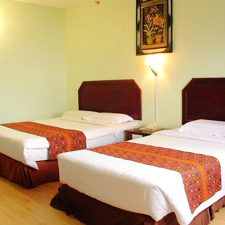 Grand Supreme Hotel Kuching Dış mekan fotoğraf