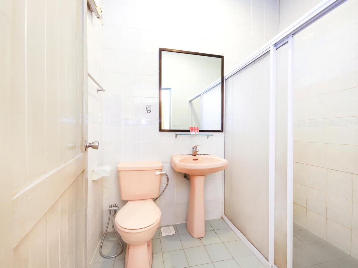 Grand Supreme Hotel Kuching Dış mekan fotoğraf
