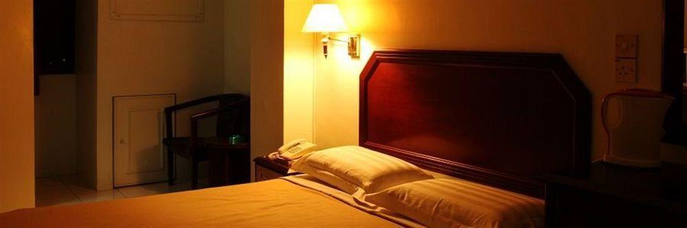 Grand Supreme Hotel Kuching Dış mekan fotoğraf