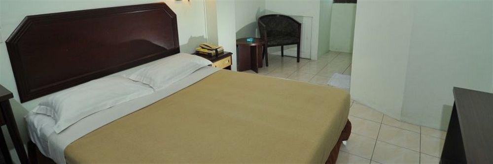 Grand Supreme Hotel Kuching Dış mekan fotoğraf