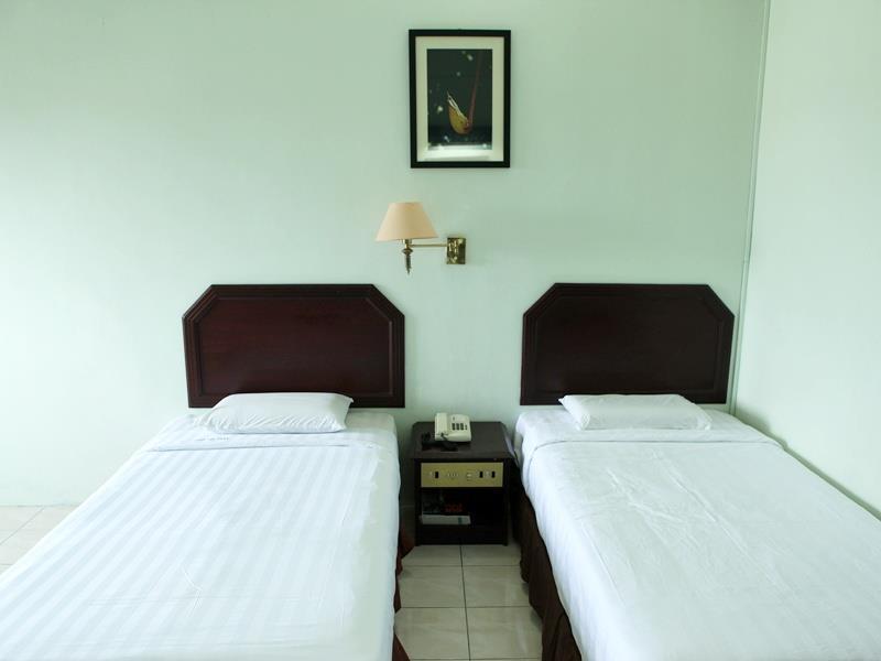 Grand Supreme Hotel Kuching Dış mekan fotoğraf
