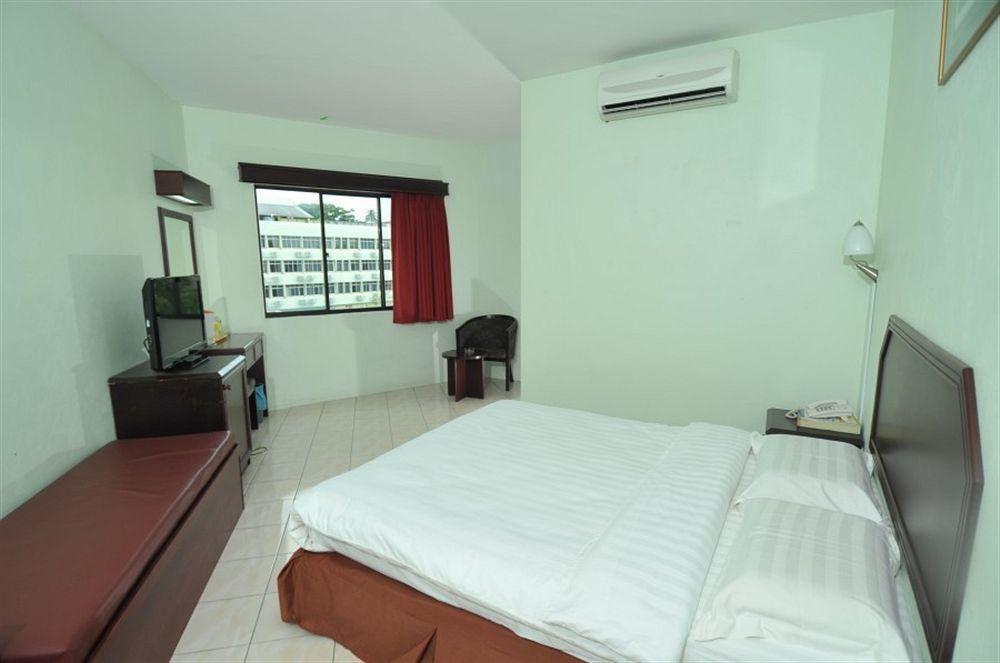 Grand Supreme Hotel Kuching Dış mekan fotoğraf