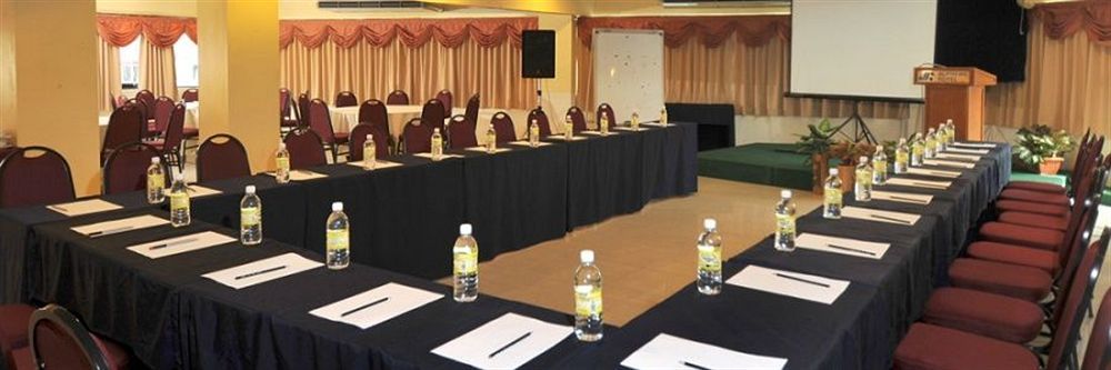 Grand Supreme Hotel Kuching Dış mekan fotoğraf