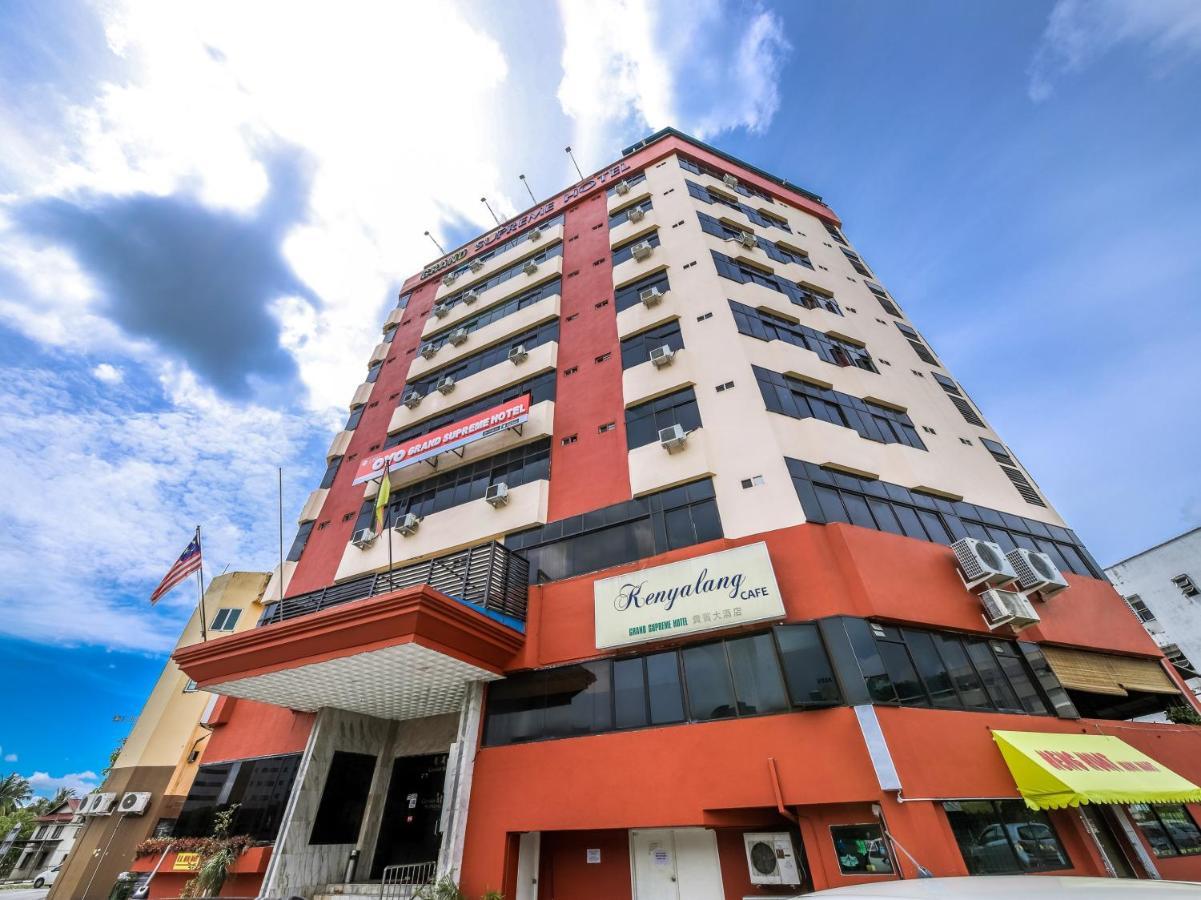 Grand Supreme Hotel Kuching Dış mekan fotoğraf