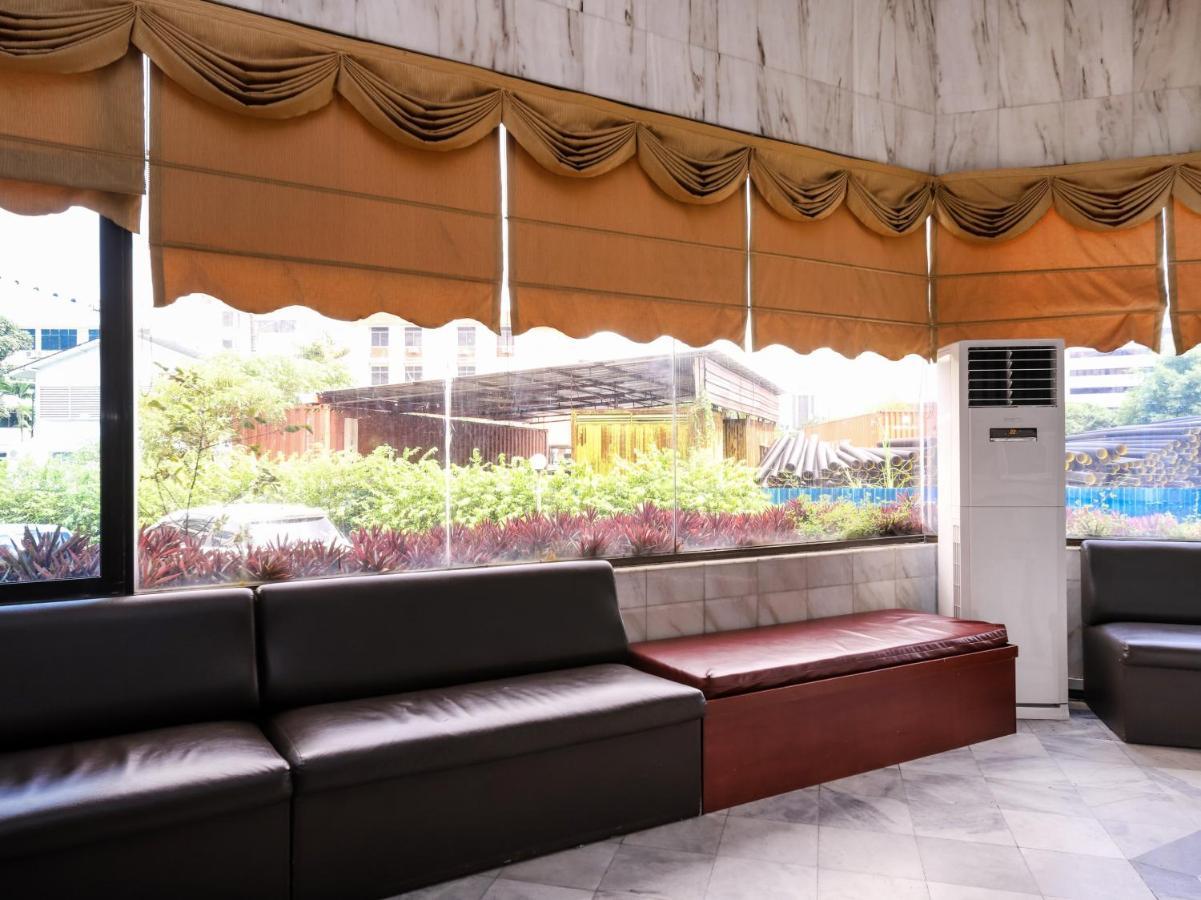 Grand Supreme Hotel Kuching Dış mekan fotoğraf
