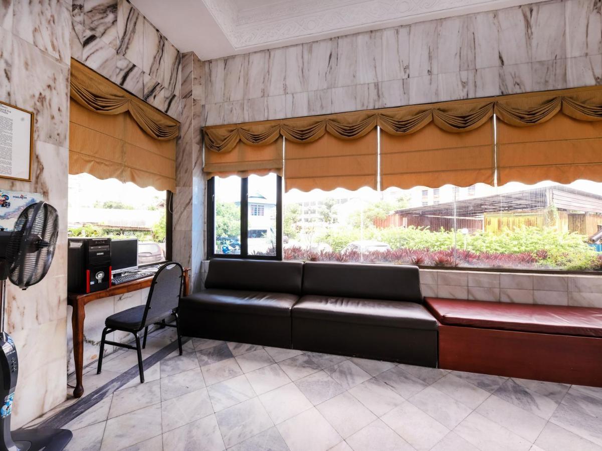 Grand Supreme Hotel Kuching Dış mekan fotoğraf