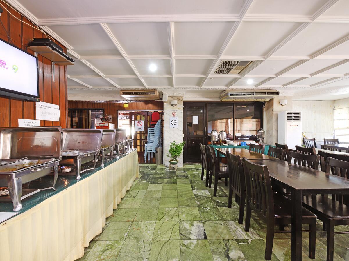 Grand Supreme Hotel Kuching Dış mekan fotoğraf