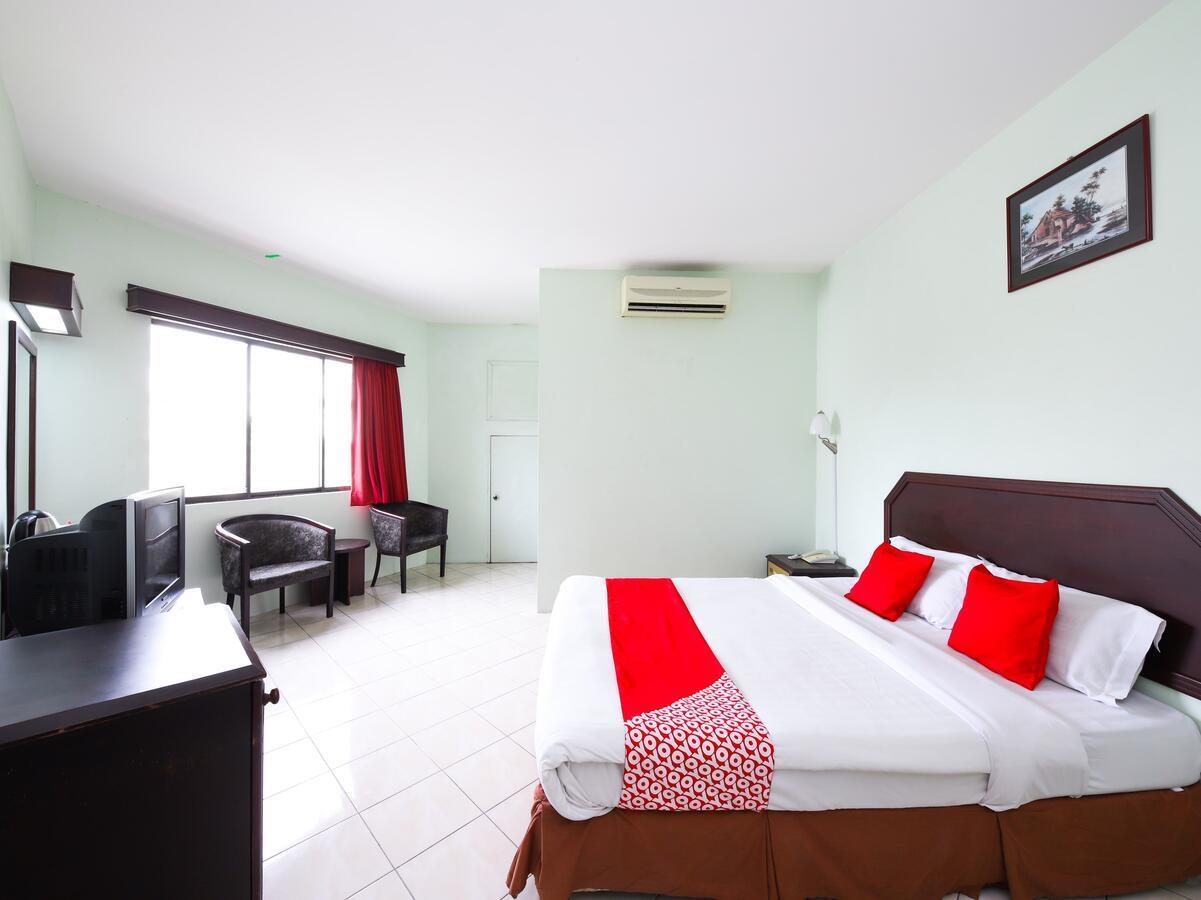 Grand Supreme Hotel Kuching Dış mekan fotoğraf