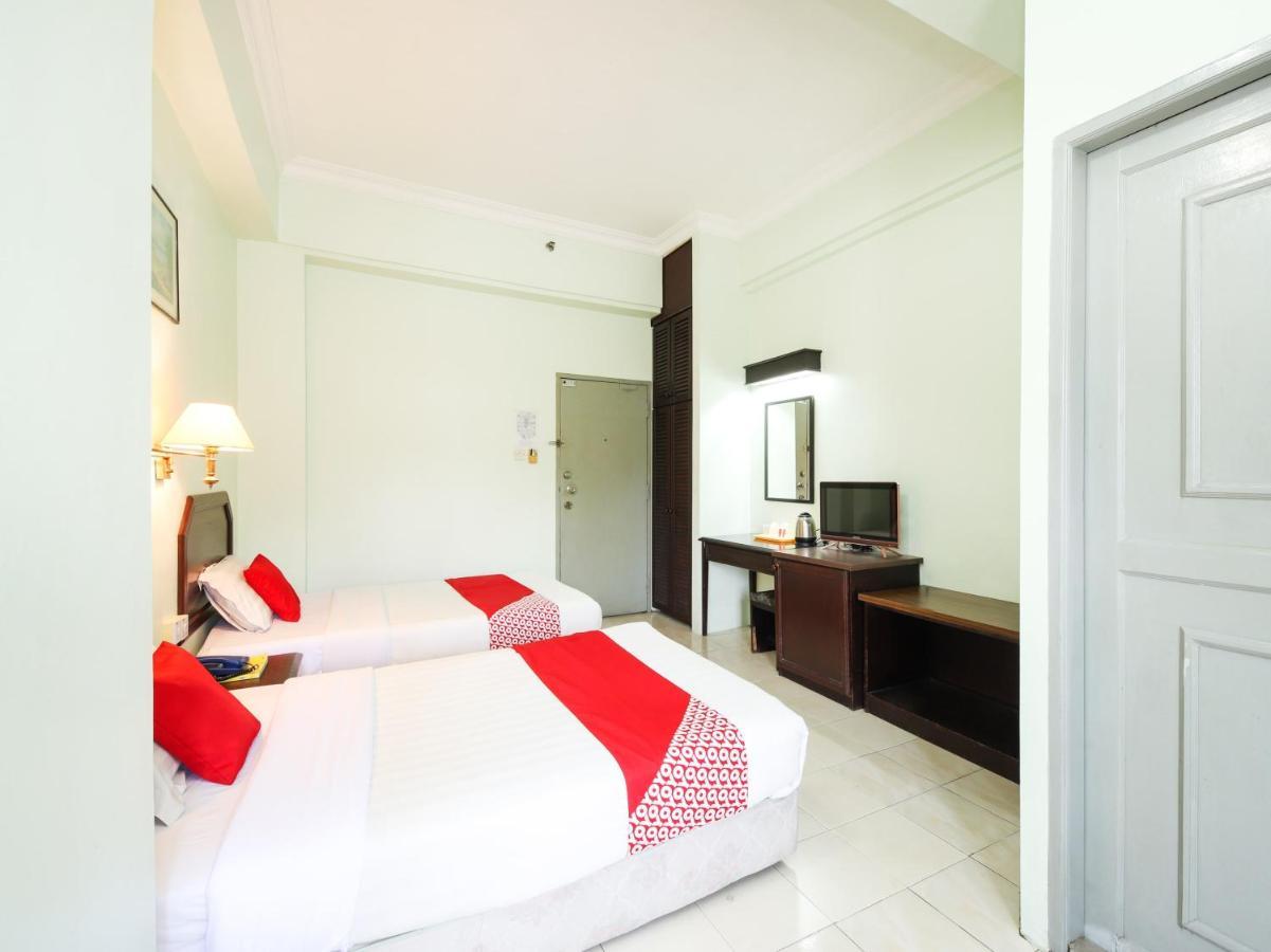 Grand Supreme Hotel Kuching Dış mekan fotoğraf